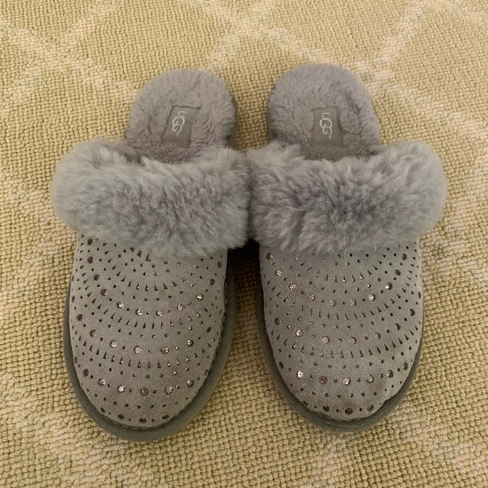 Authentic Ugg Girls Cozy Gray Slippers